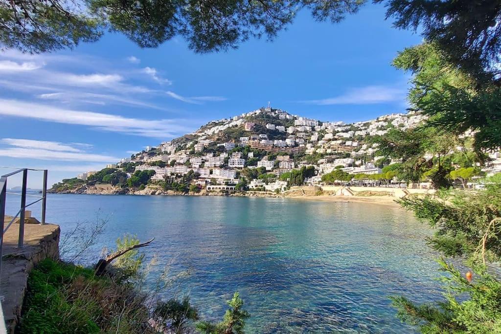 Sunsetmare Vacational Apartment Roses Exterior foto