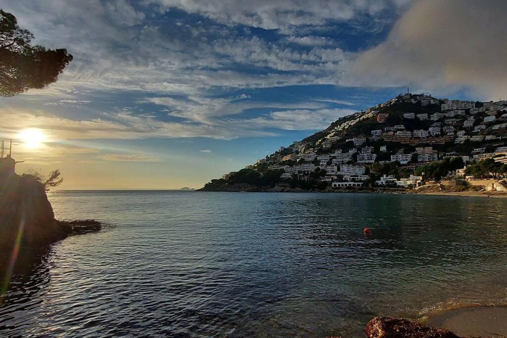 Sunsetmare Vacational Apartment Roses Exterior foto